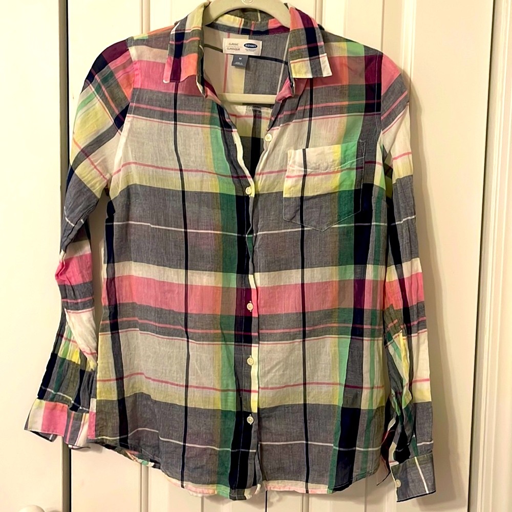 OLD NAVY Women’s plaid long sleeve top